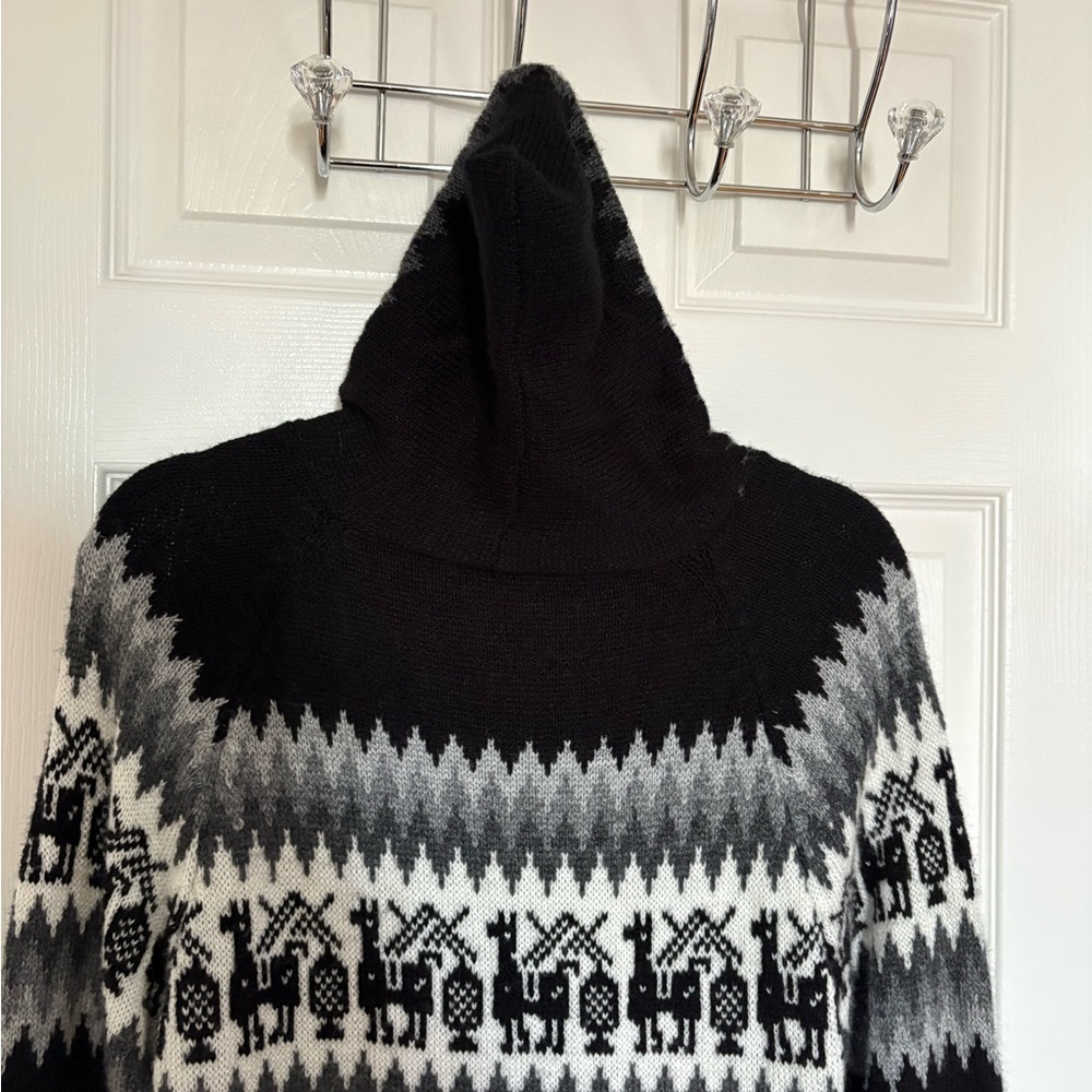 Women's Black and Gray Zip-Up Sweater from Peru - Picture 4 of 4